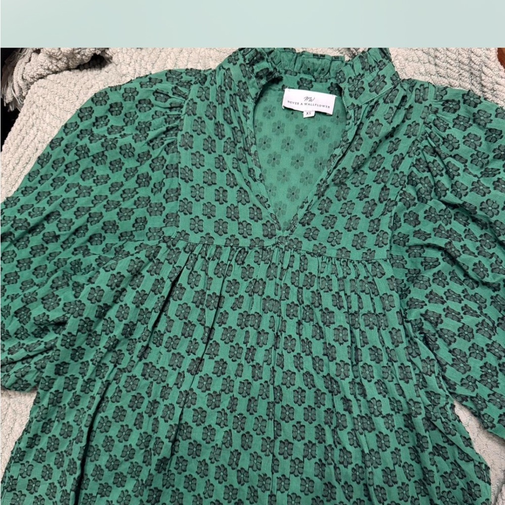 SOLD Anthropologie Never a Wallflower top